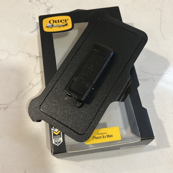 New never used IPhone XS Max Otter box phone protector. - Picture 6 of 6